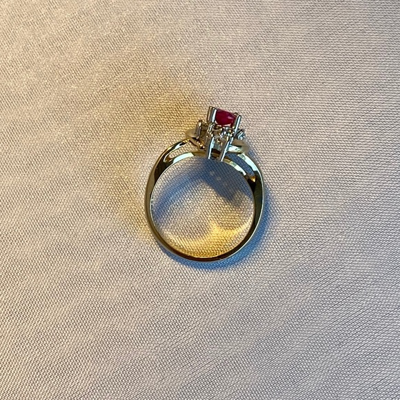 Vintage Cocktail Ring - Picture 6 of 10